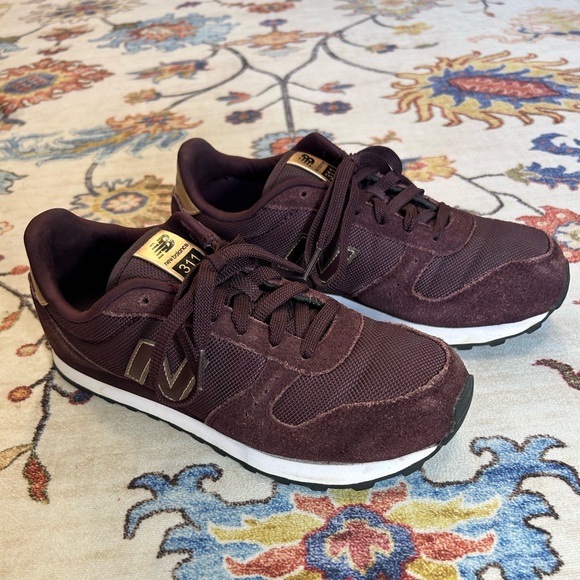 New Balance 311 V1 sneakers - Picture 1 of 6